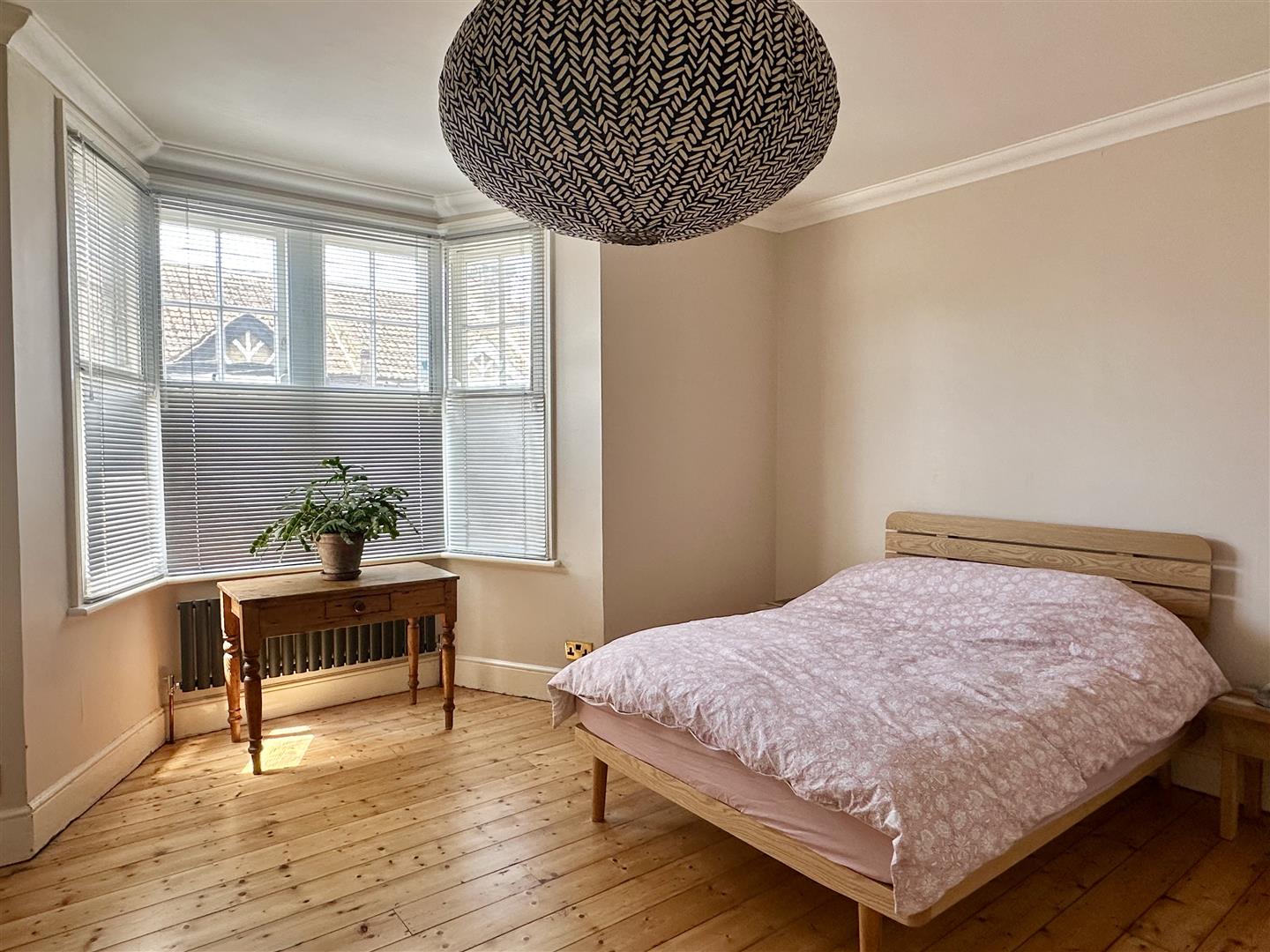 3 bed property in Silverlands Road, St Leonards